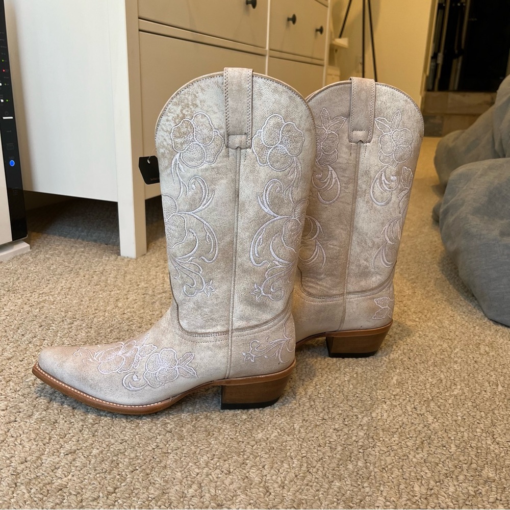 White Women’s Cowboy Boots with Floral Design